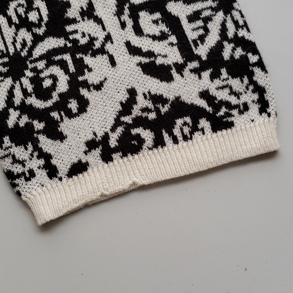 RQT Northern Lights Preppy Made Easy Sweater - Picture 13 of 13